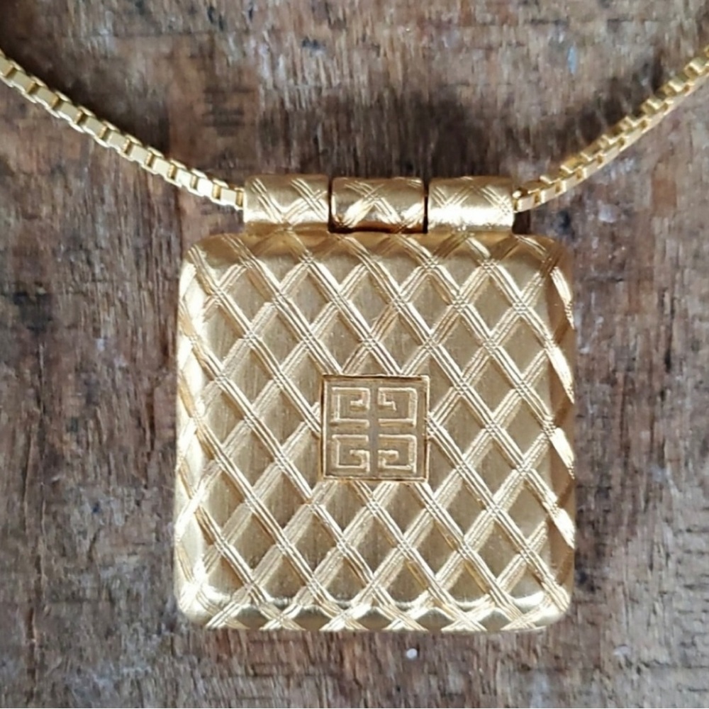 Givenchy Rare Compact Necklace Timepiece with Chic Design